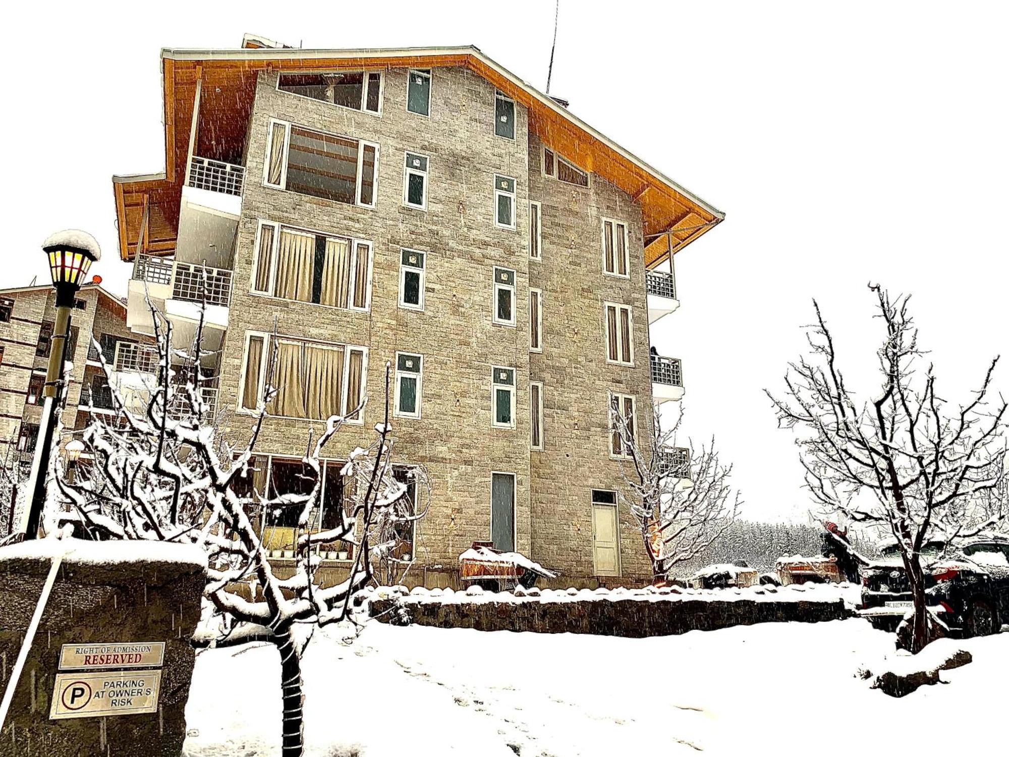 La Aero Resort Home In Snow Mountains Manāli Exteriör bild