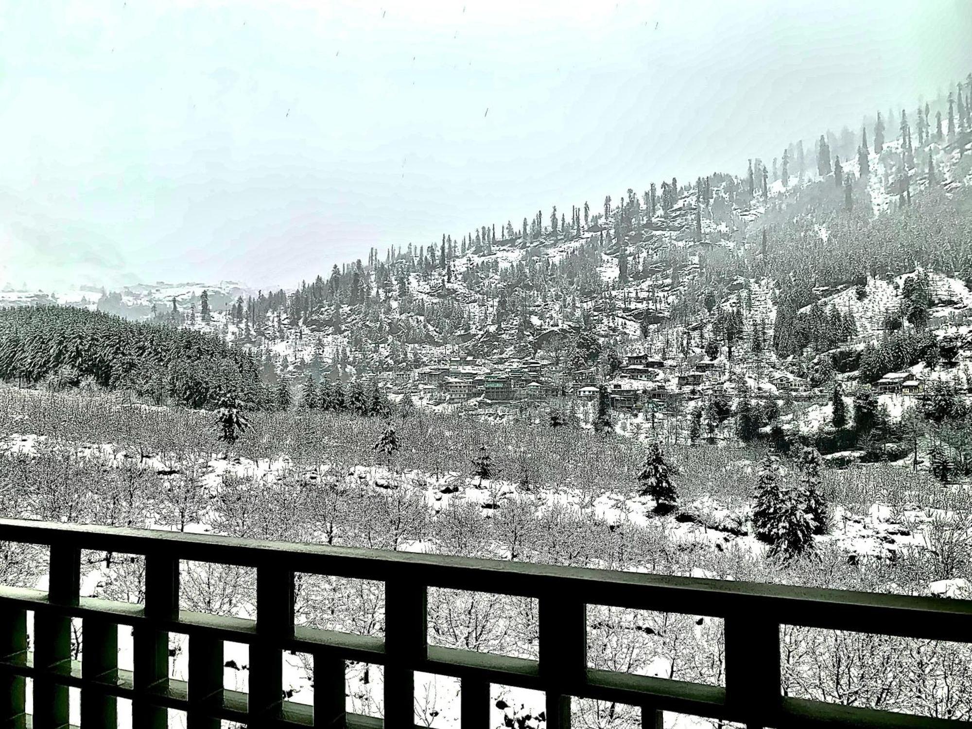 La Aero Resort Home In Snow Mountains Manāli Exteriör bild